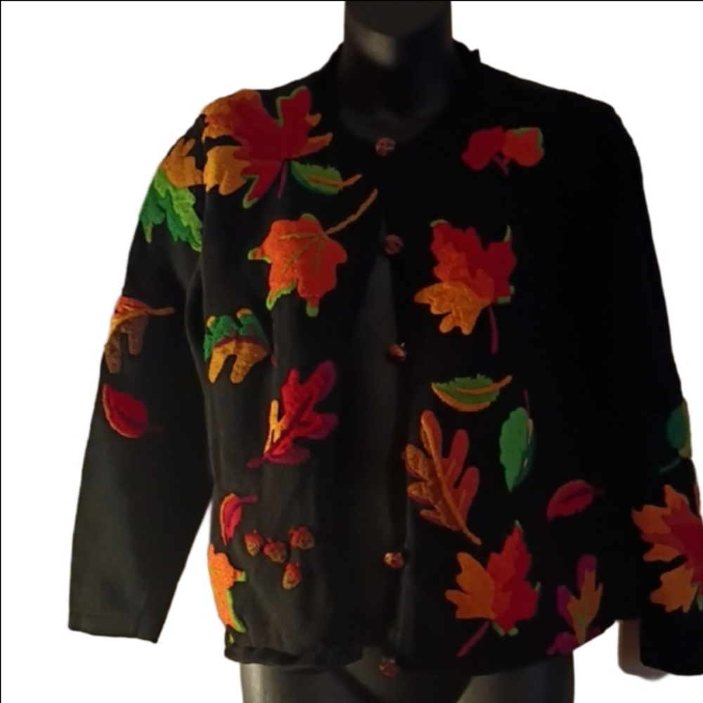 Talbots Vintage  Vibrant Leaf Embroidery Sweater. Great Details. Size Small.
